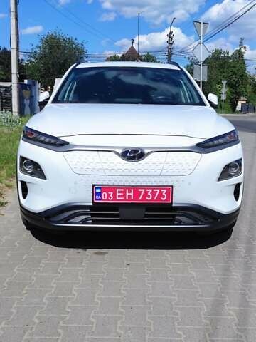 Хендай Kona Electric, объемом двигателя 0 л и пробегом 141 тыс. км за 16900 $, фото 2 на Automoto.ua