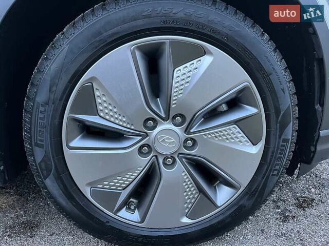 Хендай Kona Electric, объемом двигателя 0 л и пробегом 92 тыс. км за 18900 $, фото 10 на Automoto.ua