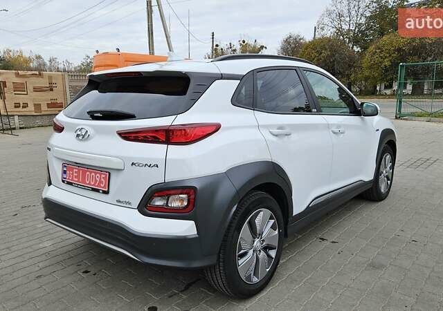 Хендай Kona Electric, объемом двигателя 0 л и пробегом 85 тыс. км за 19100 $, фото 7 на Automoto.ua