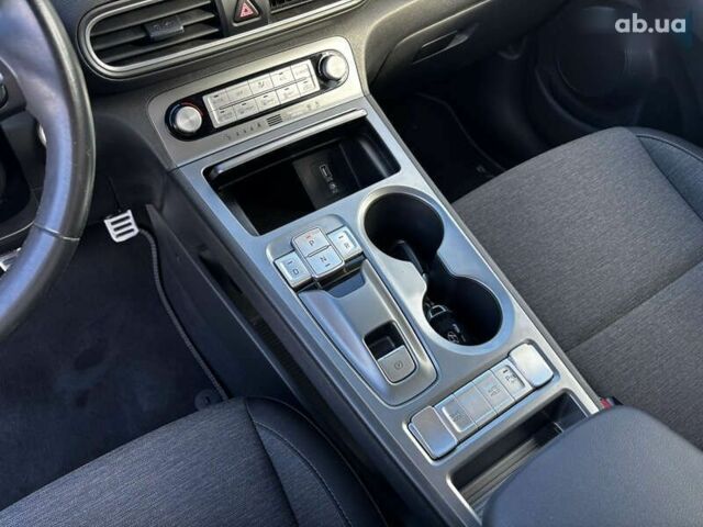 Хендай Kona Electric, объемом двигателя 0 л и пробегом 50 тыс. км за 15400 $, фото 25 на Automoto.ua