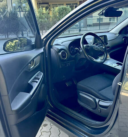 Хендай Kona Electric, объемом двигателя 0 л и пробегом 92 тыс. км за 16700 $, фото 1 на Automoto.ua