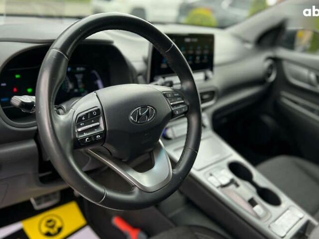 Хендай Kona Electric, объемом двигателя 0 л и пробегом 101 тыс. км за 17690 $, фото 18 на Automoto.ua