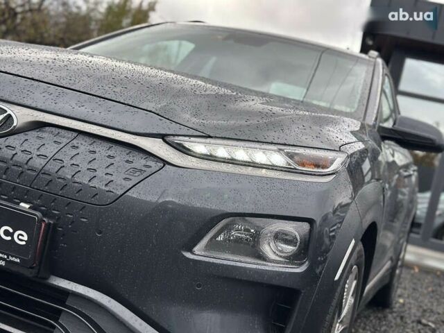 Хендай Kona Electric, объемом двигателя 0 л и пробегом 167 тыс. км за 17700 $, фото 8 на Automoto.ua