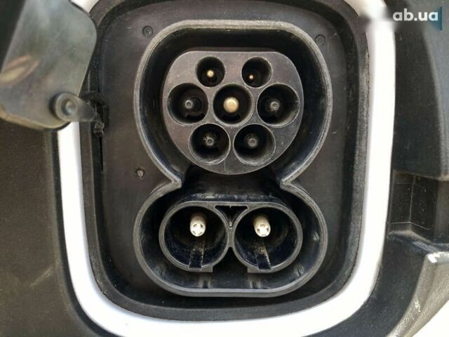 Хендай Kona Electric, объемом двигателя 0 л и пробегом 115 тыс. км за 18700 $, фото 11 на Automoto.ua