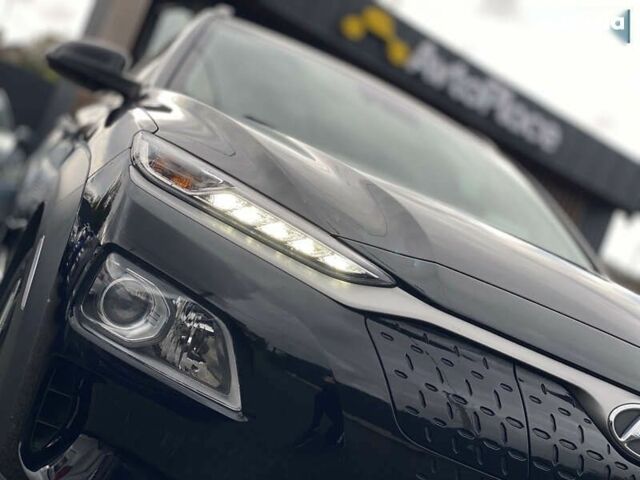 Хендай Kona Electric, объемом двигателя 0 л и пробегом 123 тыс. км за 18900 $, фото 6 на Automoto.ua