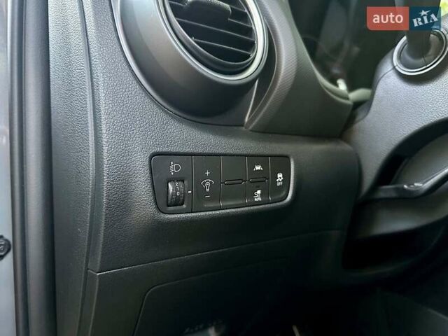 Хендай Kona Electric, объемом двигателя 0 л и пробегом 27 тыс. км за 14100 $, фото 14 на Automoto.ua