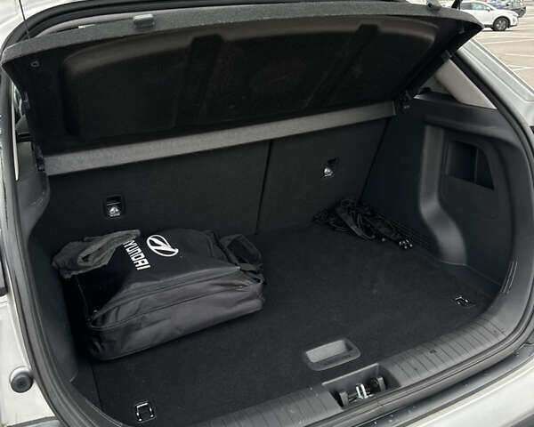 Хендай Kona Electric, объемом двигателя 0 л и пробегом 112 тыс. км за 17200 $, фото 30 на Automoto.ua