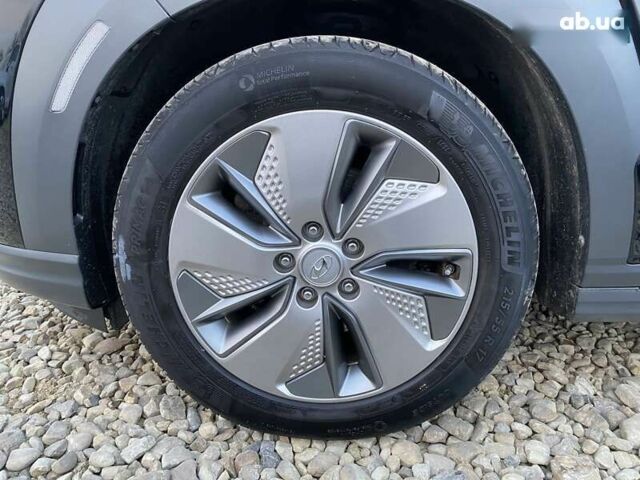 Хендай Kona Electric, объемом двигателя 0 л и пробегом 70 тыс. км за 18900 $, фото 23 на Automoto.ua