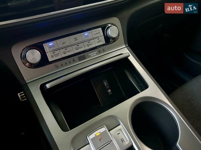 Хендай Kona Electric, объемом двигателя 0 л и пробегом 27 тыс. км за 14100 $, фото 10 на Automoto.ua