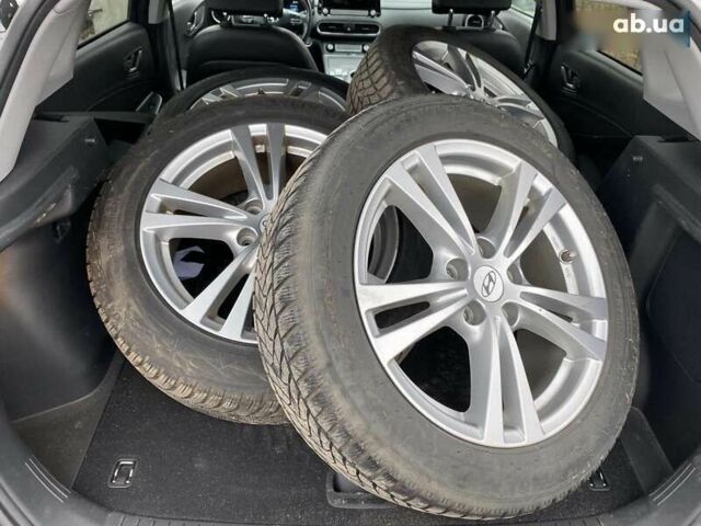 Хендай Kona Electric, объемом двигателя 0 л и пробегом 91 тыс. км за 18900 $, фото 4 на Automoto.ua