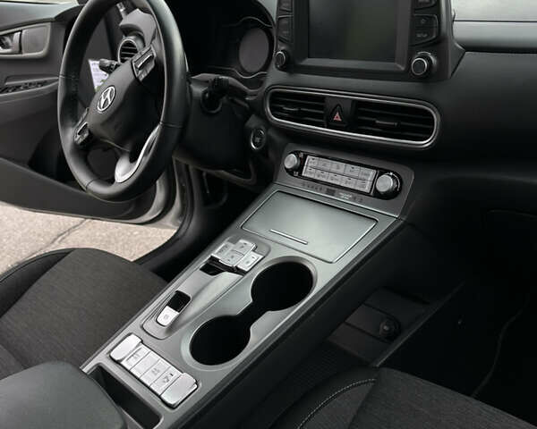 Хендай Kona Electric, объемом двигателя 0 л и пробегом 112 тыс. км за 17200 $, фото 22 на Automoto.ua