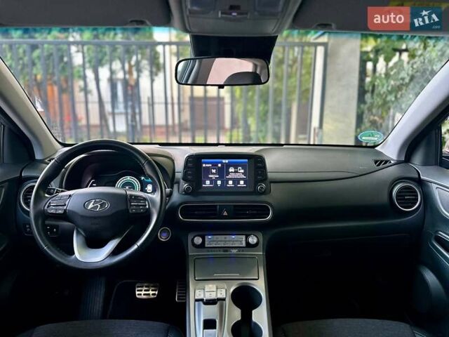 Хендай Kona Electric, объемом двигателя 0 л и пробегом 27 тыс. км за 14100 $, фото 9 на Automoto.ua