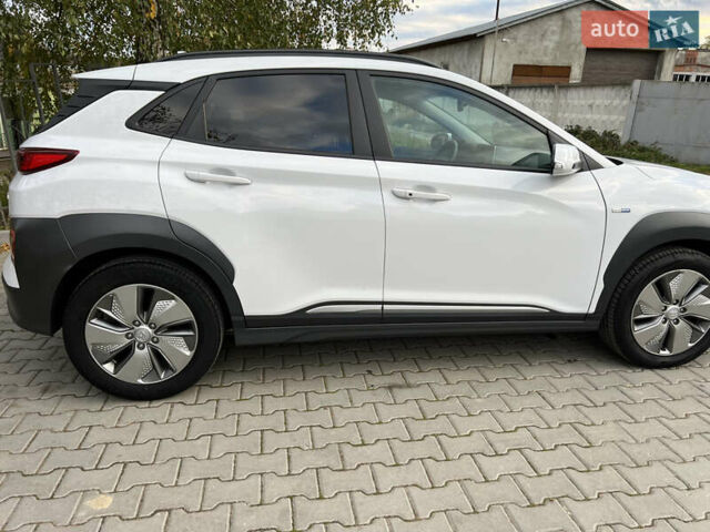 Хендай Kona Electric, объемом двигателя 0 л и пробегом 135 тыс. км за 16900 $, фото 4 на Automoto.ua