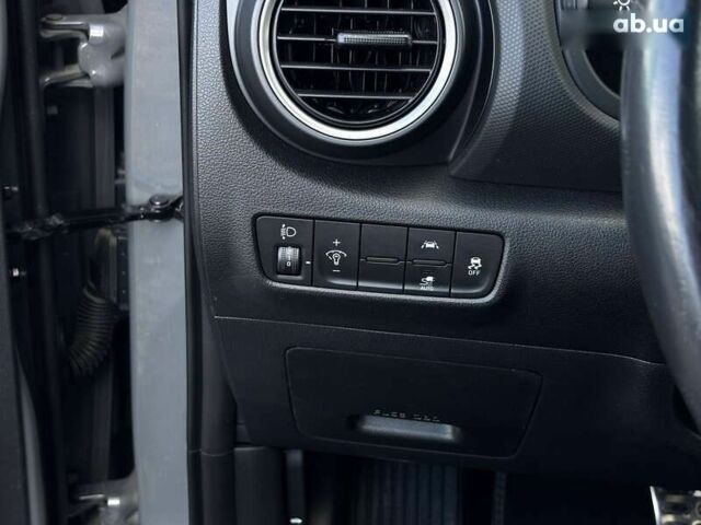 Хендай Kona Electric, объемом двигателя 0 л и пробегом 50 тыс. км за 15400 $, фото 19 на Automoto.ua