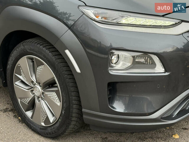 Хендай Kona Electric, объемом двигателя 0 л и пробегом 81 тыс. км за 18150 $, фото 6 на Automoto.ua