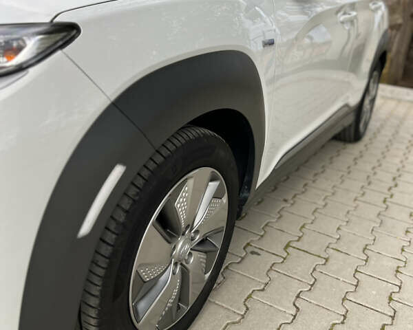 Хендай Kona Electric, объемом двигателя 0 л и пробегом 135 тыс. км за 16900 $, фото 8 на Automoto.ua