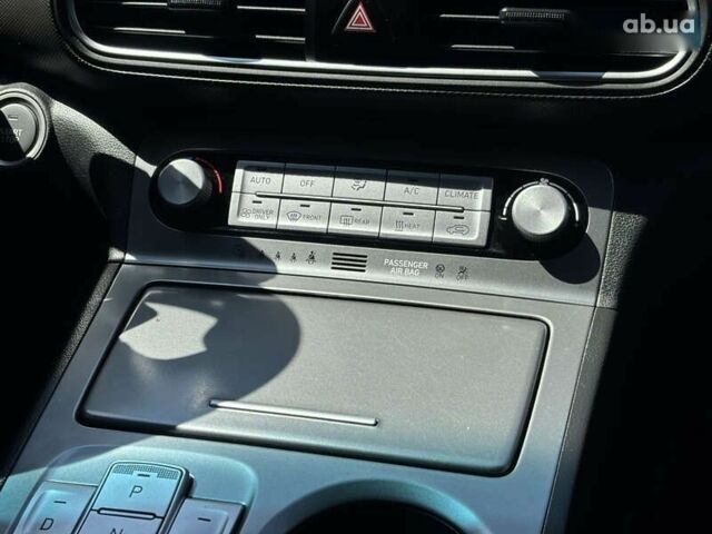 Хендай Kona Electric, объемом двигателя 0 л и пробегом 70 тыс. км за 18500 $, фото 25 на Automoto.ua