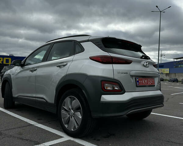 Хендай Kona Electric, объемом двигателя 0 л и пробегом 112 тыс. км за 17200 $, фото 8 на Automoto.ua