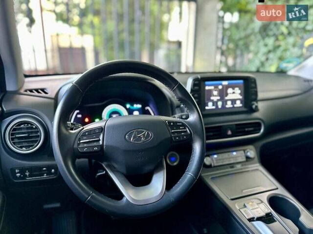 Хендай Kona Electric, объемом двигателя 0 л и пробегом 27 тыс. км за 14100 $, фото 13 на Automoto.ua