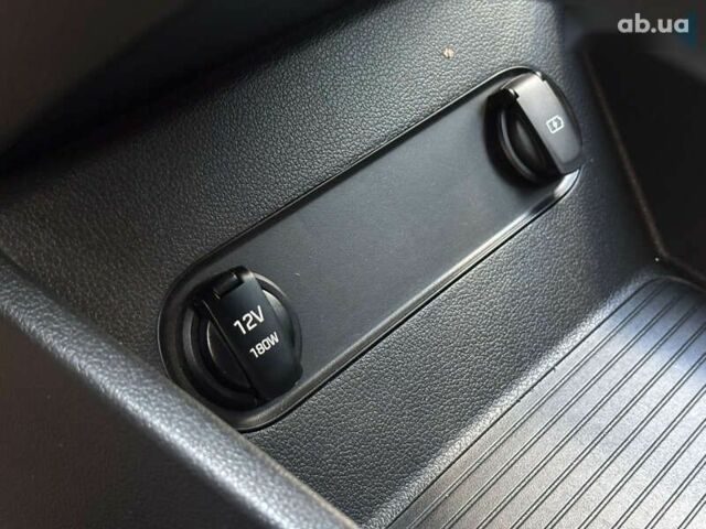 Хендай Kona Electric, объемом двигателя 0 л и пробегом 70 тыс. км за 18500 $, фото 17 на Automoto.ua