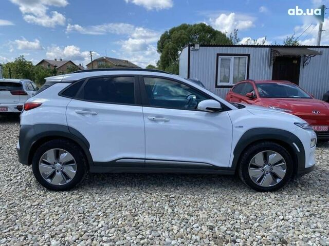 Хендай Kona Electric, объемом двигателя 0 л и пробегом 93 тыс. км за 19800 $, фото 18 на Automoto.ua