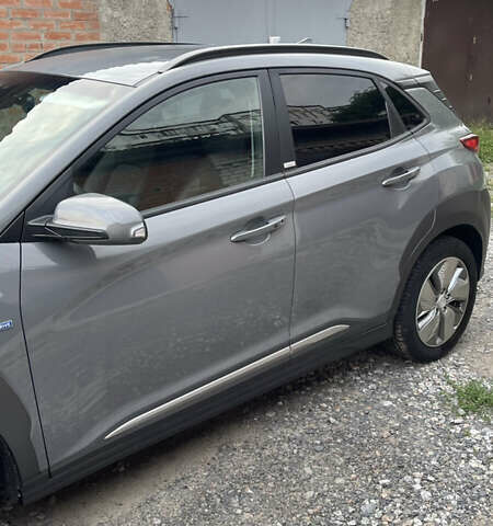 Хендай Kona Electric, объемом двигателя 0 л и пробегом 98 тыс. км за 18500 $, фото 3 на Automoto.ua