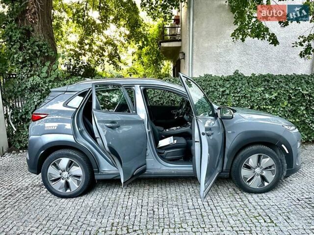 Хендай Kona Electric, объемом двигателя 0 л и пробегом 27 тыс. км за 14100 $, фото 2 на Automoto.ua