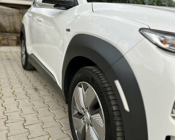 Хендай Kona Electric, объемом двигателя 0 л и пробегом 135 тыс. км за 16900 $, фото 7 на Automoto.ua