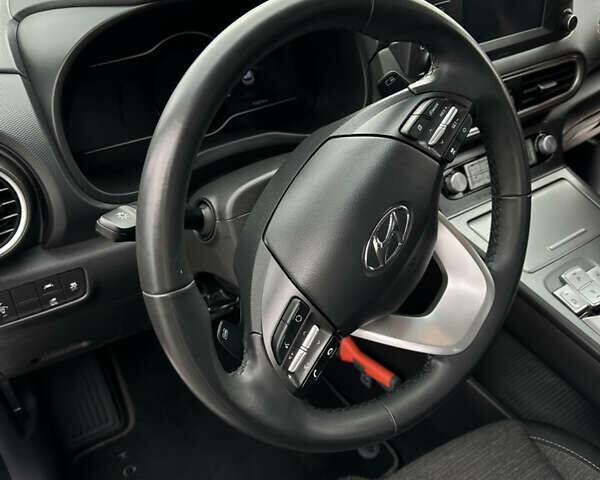 Хендай Kona Electric, объемом двигателя 0 л и пробегом 112 тыс. км за 17200 $, фото 23 на Automoto.ua