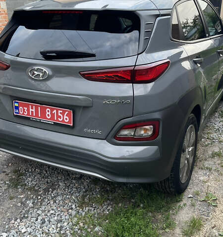 Хендай Kona Electric, объемом двигателя 0 л и пробегом 98 тыс. км за 18500 $, фото 7 на Automoto.ua