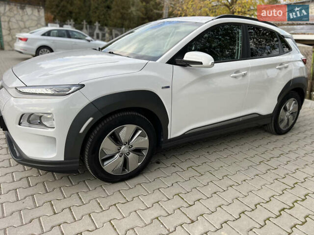 Хендай Kona Electric, объемом двигателя 0 л и пробегом 135 тыс. км за 16900 $, фото 2 на Automoto.ua