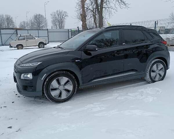 Хендай Kona Electric, объемом двигателя 0 л и пробегом 63 тыс. км за 23200 $, фото 2 на Automoto.ua