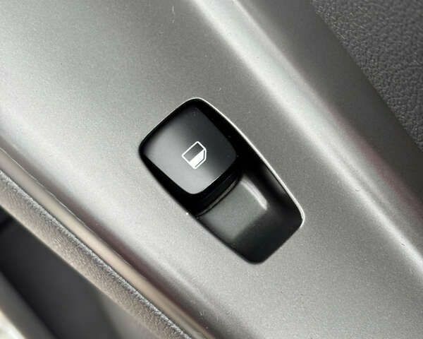 Хендай Kona Electric, объемом двигателя 0 л и пробегом 102 тыс. км за 14600 $, фото 25 на Automoto.ua