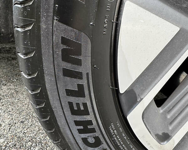 Хендай Kona Electric, объемом двигателя 0 л и пробегом 60 тыс. км за 16500 $, фото 27 на Automoto.ua