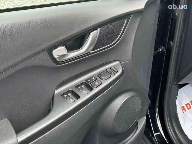 Хендай Kona Electric, объемом двигателя 0 л и пробегом 117 тыс. км за 18200 $, фото 12 на Automoto.ua