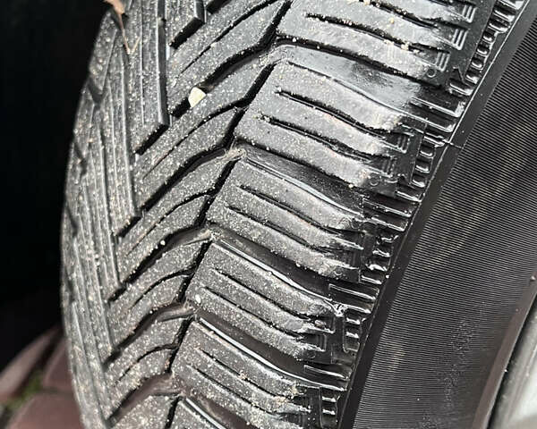 Хендай Kona Electric, объемом двигателя 0 л и пробегом 77 тыс. км за 20500 $, фото 12 на Automoto.ua