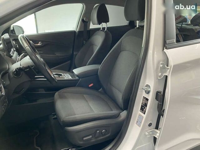 Хендай Kona Electric, объемом двигателя 0 л и пробегом 45 тыс. км за 22777 $, фото 27 на Automoto.ua