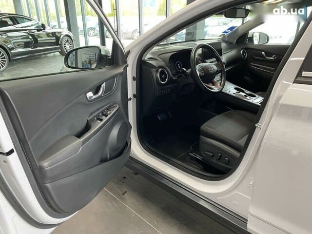 Хендай Kona Electric, объемом двигателя 0 л и пробегом 45 тыс. км за 22777 $, фото 24 на Automoto.ua