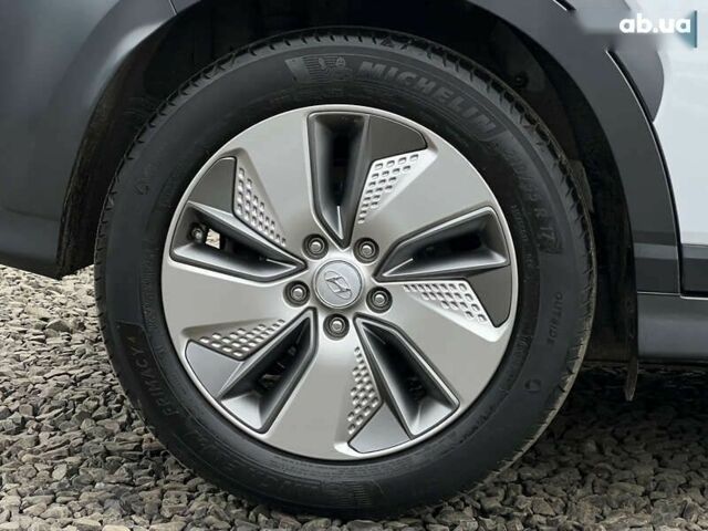 Хендай Kona Electric, объемом двигателя 0 л и пробегом 70 тыс. км за 18475 $, фото 15 на Automoto.ua