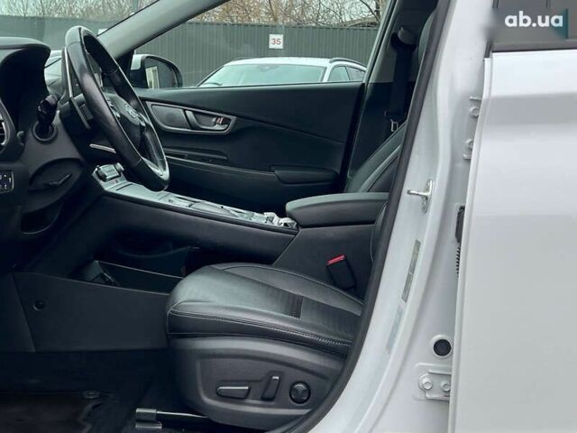 Хендай Kona Electric, объемом двигателя 0 л и пробегом 70 тыс. км за 18475 $, фото 28 на Automoto.ua