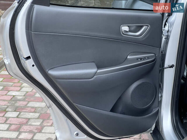 Хендай Kona Electric, объемом двигателя 0 л и пробегом 77 тыс. км за 20500 $, фото 22 на Automoto.ua