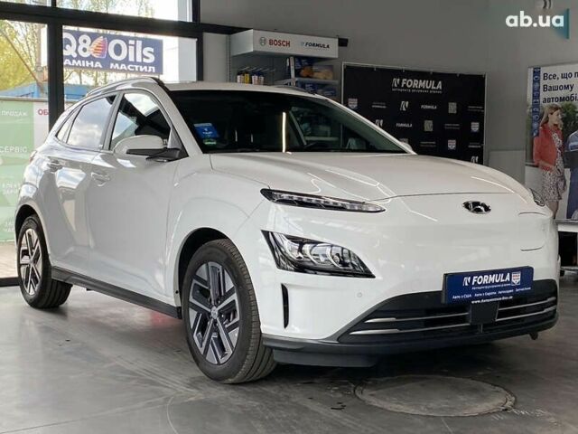 Хендай Kona Electric, объемом двигателя 0 л и пробегом 45 тыс. км за 22777 $, фото 2 на Automoto.ua