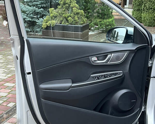 Хендай Kona Electric, объемом двигателя 0 л и пробегом 77 тыс. км за 20500 $, фото 34 на Automoto.ua