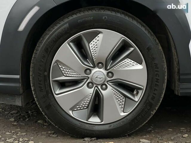 Хендай Kona Electric, объемом двигателя 0 л и пробегом 70 тыс. км за 18475 $, фото 14 на Automoto.ua