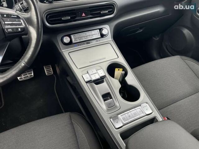 Хендай Kona Electric, объемом двигателя 0 л и пробегом 127 тыс. км за 18600 $, фото 18 на Automoto.ua