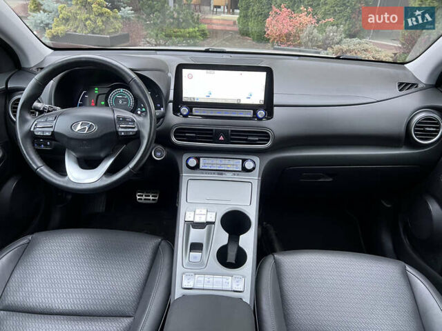 Хендай Kona Electric, объемом двигателя 0 л и пробегом 77 тыс. км за 20500 $, фото 31 на Automoto.ua