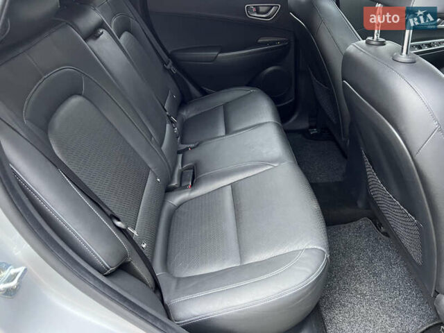 Хендай Kona Electric, объемом двигателя 0 л и пробегом 77 тыс. км за 20500 $, фото 30 на Automoto.ua