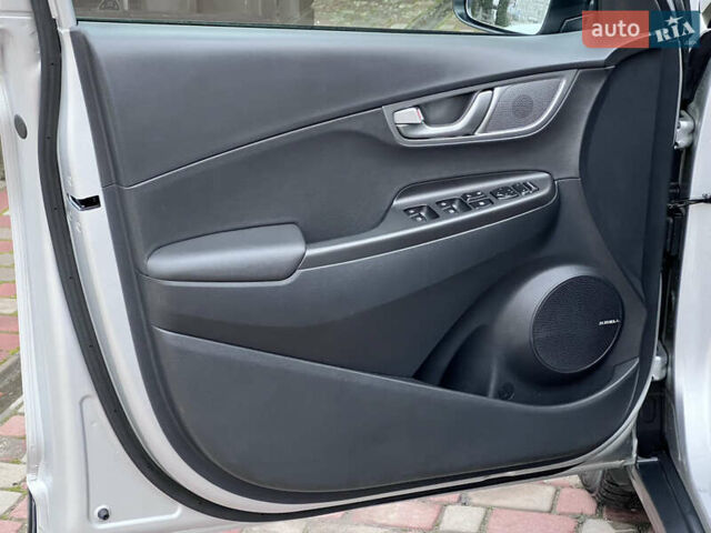 Хендай Kona Electric, объемом двигателя 0 л и пробегом 77 тыс. км за 20500 $, фото 20 на Automoto.ua