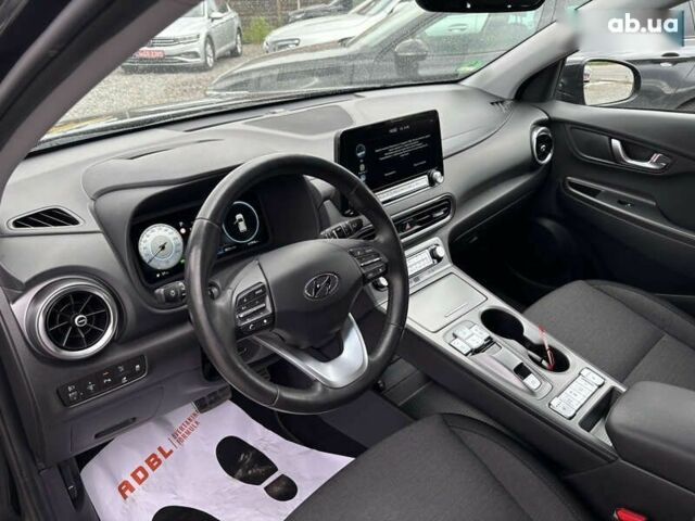 Хендай Kona Electric, объемом двигателя 0 л и пробегом 117 тыс. км за 18200 $, фото 9 на Automoto.ua