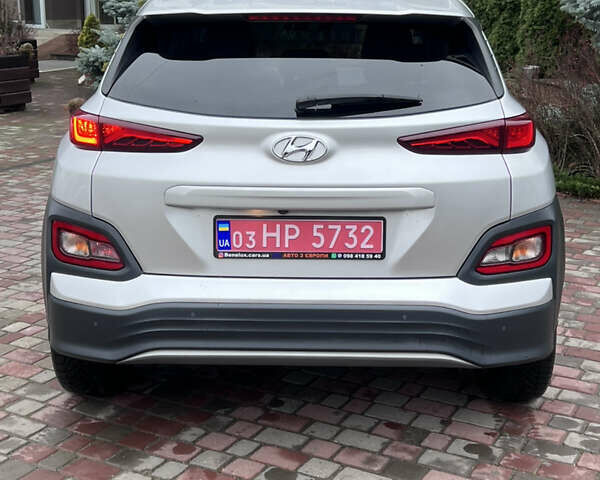 Хендай Kona Electric, объемом двигателя 0 л и пробегом 77 тыс. км за 20500 $, фото 16 на Automoto.ua